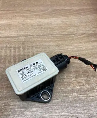 Audi A4 S4 B8 8K ESP acceleration yaw rate sensor 8K0907637A 0265005667 WithPlug