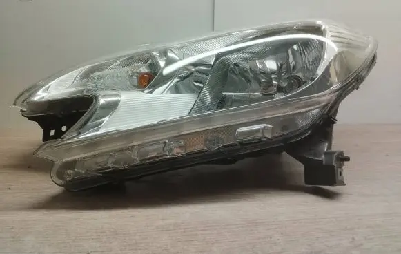 Nissan Note (E12) Headlight/headlamp 260603VV0A