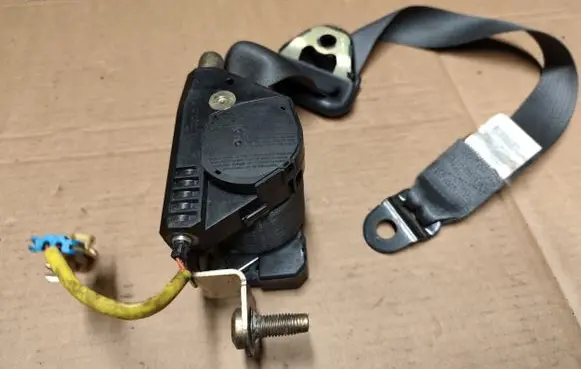 Jeep Cherokee III KJ Front seatbelt P5GZ061DVAG