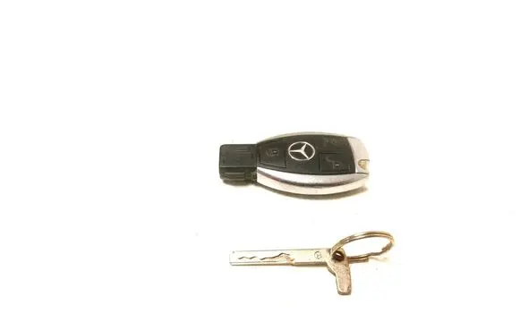 Mercedes-Benz C W204 Ignition key/card 