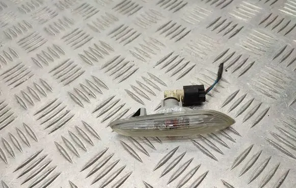 BMW 3 E90 E91 Front fender indicator light 6932998