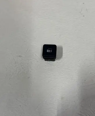 BMW 5 E39 Central locking switch button 8360828