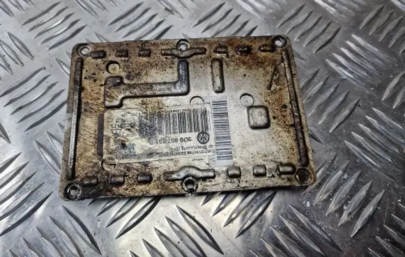Volkswagen PASSAT B6 Headlight ballast module Xenon 3D0907391B