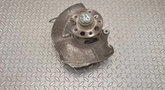 Mercedes-Benz CLS C218 X218 Front wheel hub 