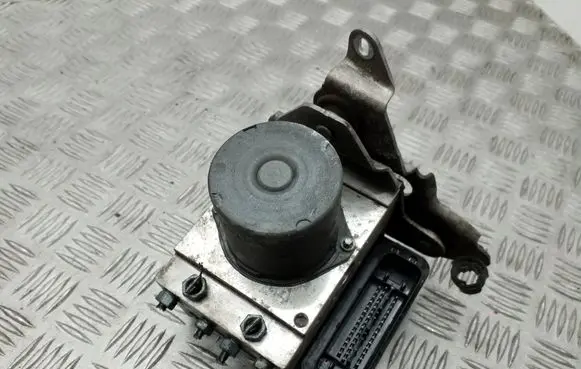 Audi A6 S6 C7 4G ABS Pump 4G0907379F 4G0614517P