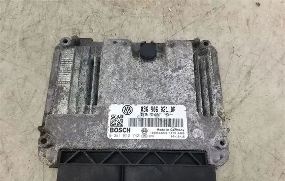 Volkswagen PASSAT B6 Engine control unit/module 03G906021DP