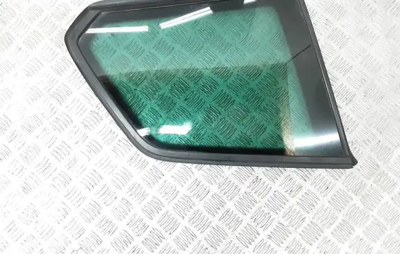 Volkswagen Golf VII Rear side window 5G9845297