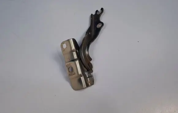 Engine bonnet/hood hinges