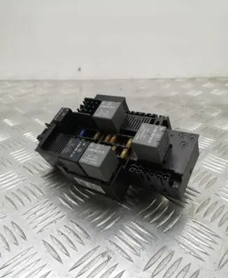 Mercedes-Benz C W205 Fuse module A2229063302 50W111F04 170831695