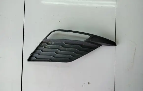 Seat Leon (5F) Front bumper lower grill 5F0853666H