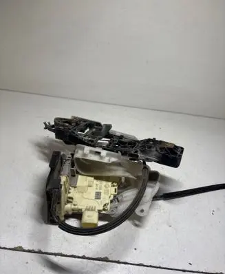 Volkswagen PASSAT B6 Front door lock 3C1837016A