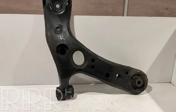 Lexus CT 200H Front lower control arm/wishbone