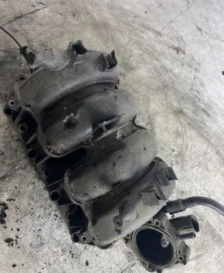 Volkswagen Polo III 6N 6N2 6NF Intake manifold 036129711