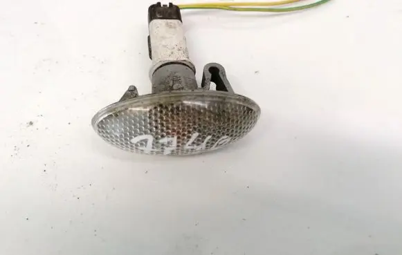 Citroen Xsara Front fender indicator light
