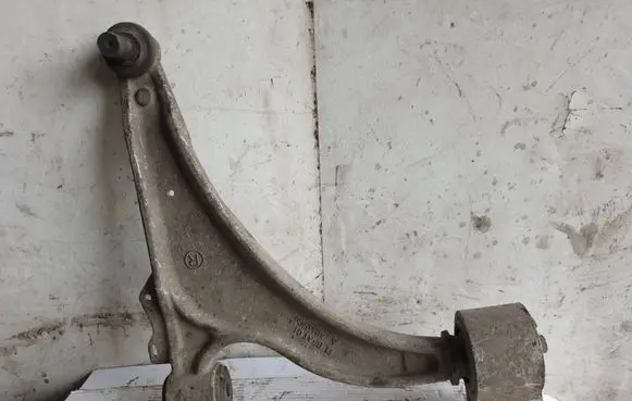 Opel Astra J Front lower control arm/wishbone