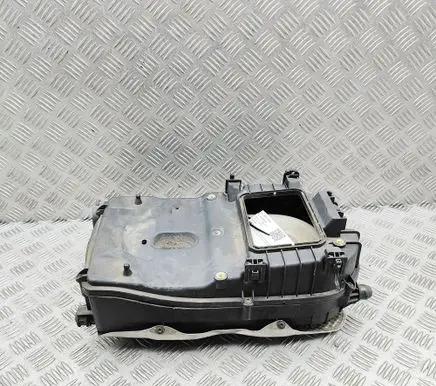 Mercedes-Benz C W204 Air filter box A6510901101