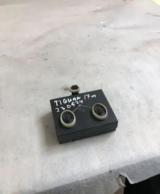 Volkswagen Tiguan Door control unit/module 5q0959393