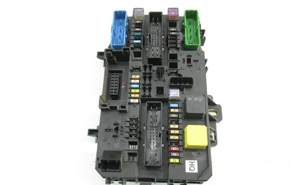 Opel Zafira B Central body control module 5DK00866953 13220831HQ
