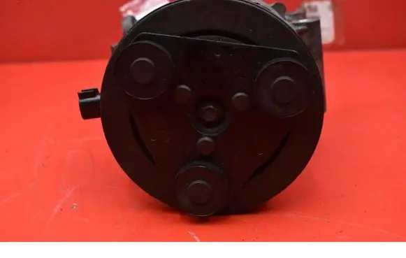 Ford Focus C-MAX Air conditioning (A/C) compressor (pump) 3M5H-19D629-PH