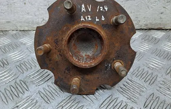 Toyota Avensis T270 Rear wheel hub 4245005080
