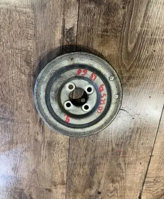 Opel Corsa D Crankshaft pulley 55200499