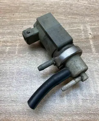 Audi A6 S6 C5 4B Turbo solenoid valve 059906627A