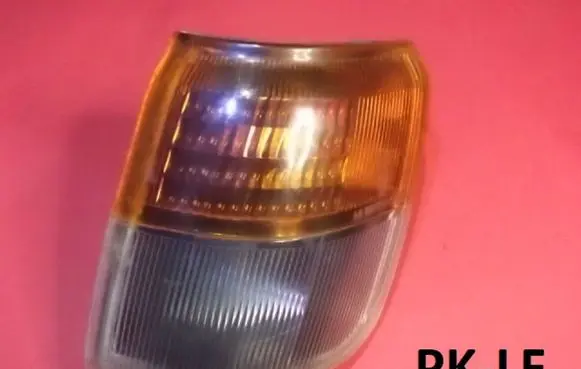 Mitsubishi Pajero Front indicator light 21037747