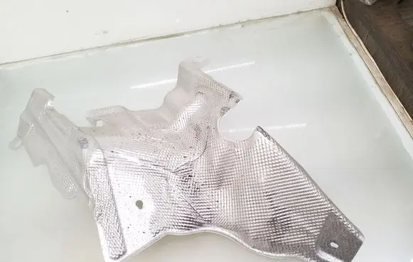 Land Rover Defender Heat shield in engine bay L8B2114A56AD