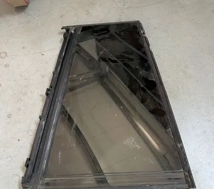 Mercedes-Benz GLS X166 Rear vent window glass A1667300855
