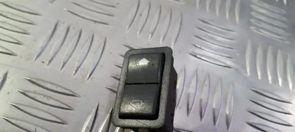 BMW 5 E39 Electric window control switch 8368974