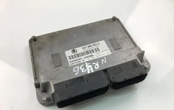 Skoda Fabia Mk1 (6Y) Engine control unit/module ECU 047906033C