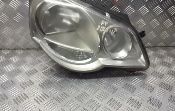 Volkswagen Polo IV 9N3 Headlight/headlamp