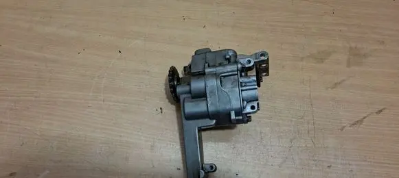 Mercedes-Benz ML W164 Oil pump 6421810801