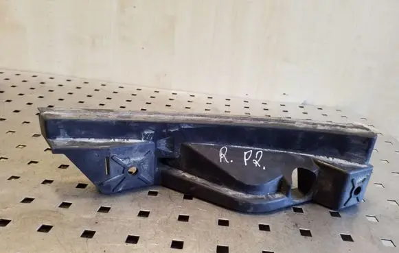 Volkswagen Touran I Front bumper mounting bracket 1T0807890A