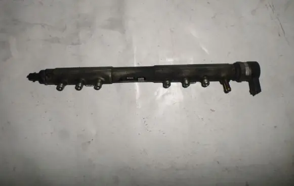 Volvo S60 Fuel main line pipe 0445215023 30757146