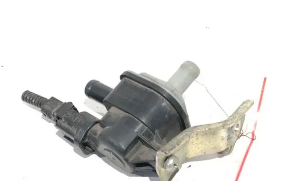 Toyota Camry VIII XV70 Fuel pressure regulator 90910-12279