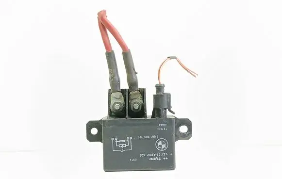 BMW X5 E70 Coolant fan relay 7661503 V23132A2001X26