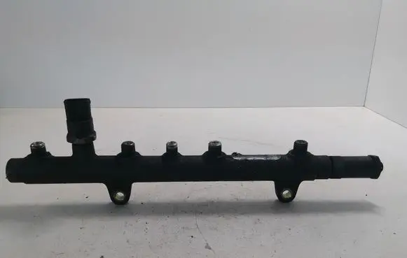 Opel Vivaro Fuel main line pipe 8200347176 0445214024