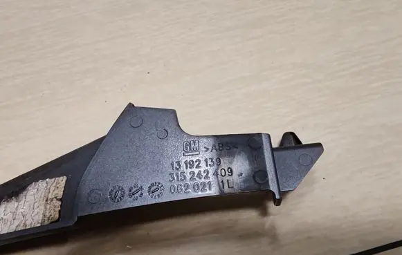 Opel Astra H Fender end trim 13192139 315242409 0620211L