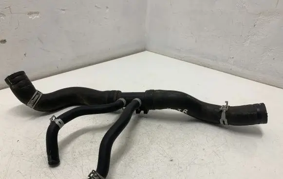 Coolant pipe/hose