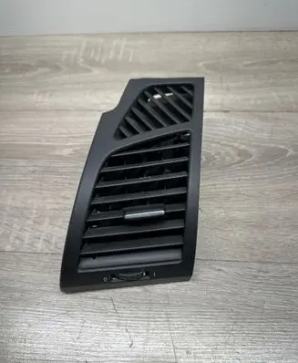 BMW 1 E81 E87 Dashboard side air vent grill/cover trim 7059187