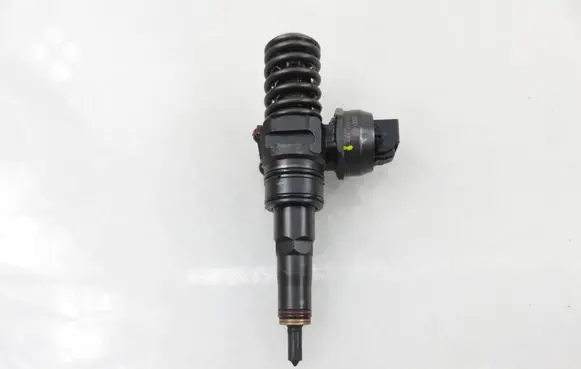 Audi A4 S4 B6 8E 8H Fuel injector 0414720216 038130073BA