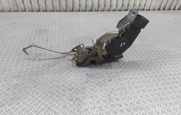 Toyota Hilux (N80, N90, N100, N110) Front door lock