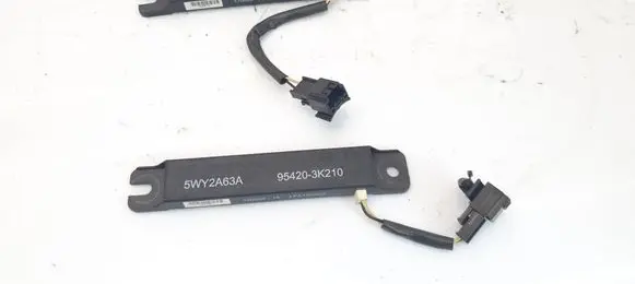 Hyundai ix 55 Aerial antenna amplifier 5WY2A63A 954203K210 954203K200
