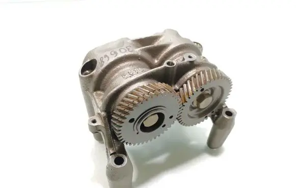 Mercedes-Benz C W205 Oil pump balance shaft A2740300685