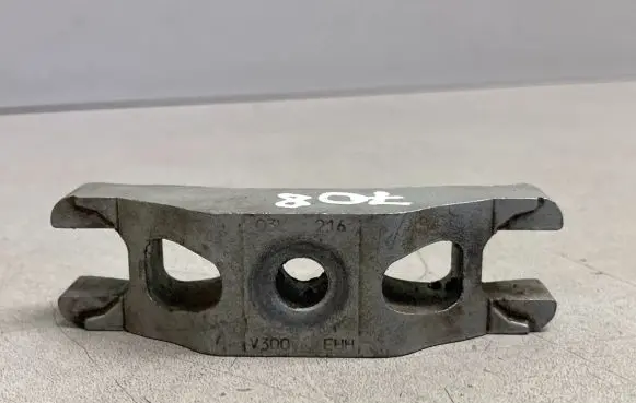 Skoda Roomster (5J) Fuel Injector clamp holder