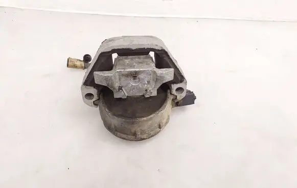 Audi A6 Allroad C7 Engine mount bracket 