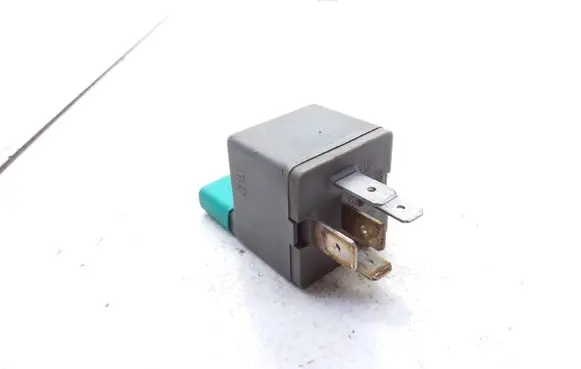 Renault Espace II Hazard warning light relay B047 12V2337