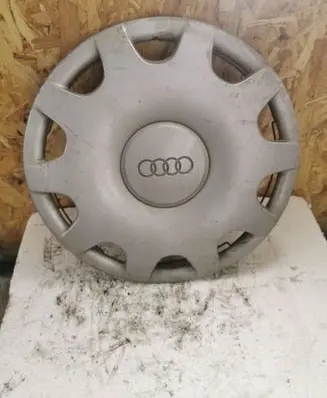 Audi A4 S4 B6 8E 8H R15 wheel hub/cap/trim 
