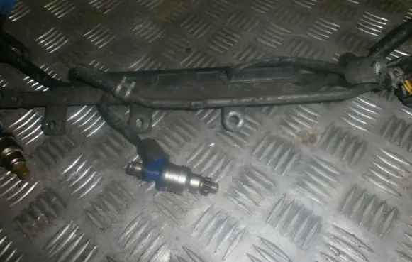 Mazda Xedos 6 Fuel main line pipe 1955001970